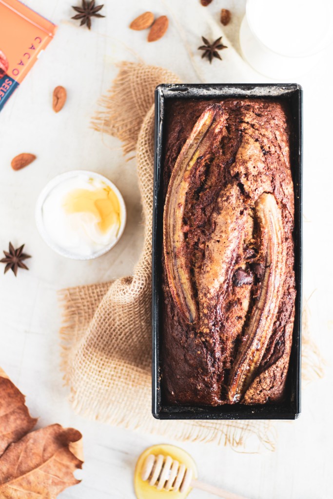 Banana Bread con mandorle, anice stellato e cioccolato. Buono buono, senza compressi!