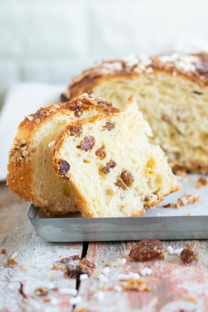 Colomba con l'uvetta.